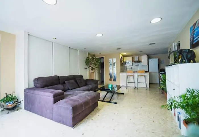 Charming 2 Bedroom Apartment In The Heart Of Seville