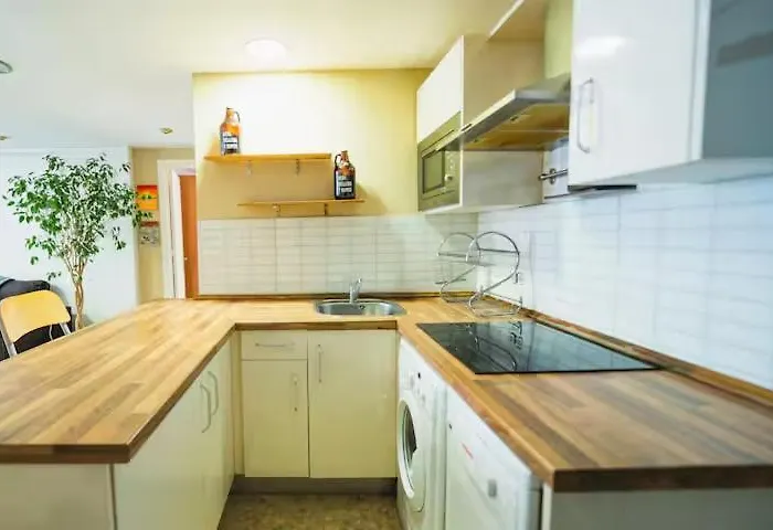 Charming 2 Bedroom Apartment In The Heart Of Seville